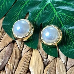 Vintage pearl Earrings Bogo free